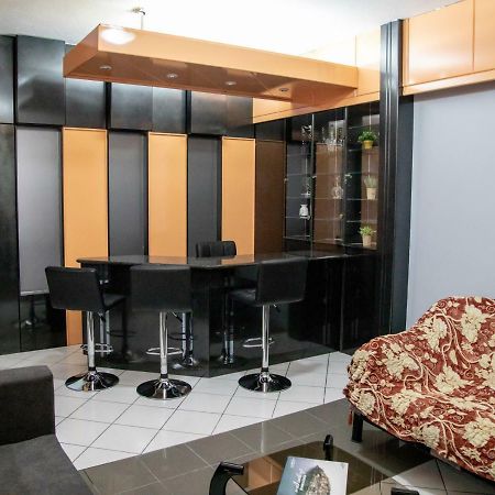 Christine'S Downtown Suites Кавала Екстериор снимка
