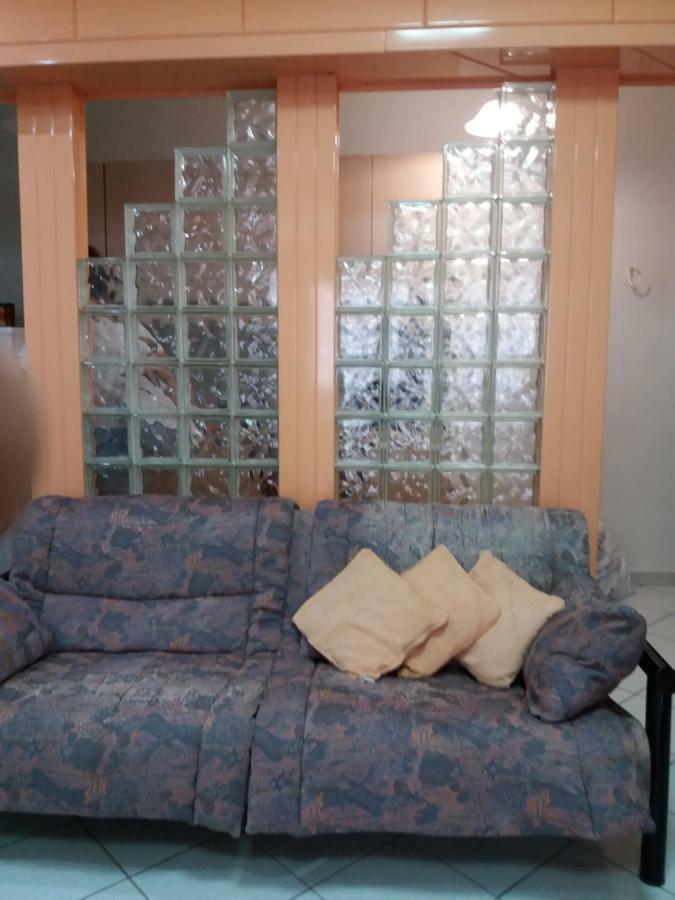 Christine'S Downtown Suites Кавала Екстериор снимка