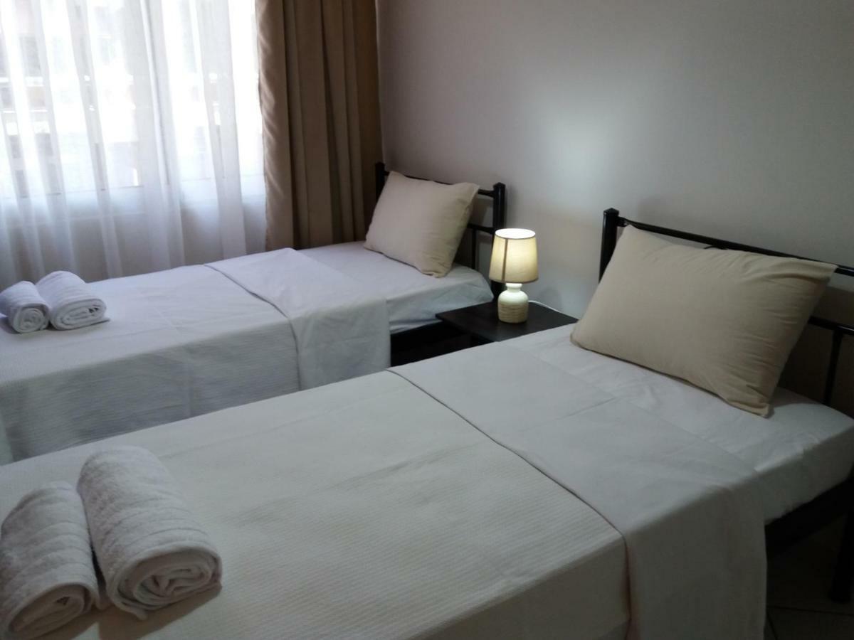 Christine'S Downtown Suites Кавала Екстериор снимка
