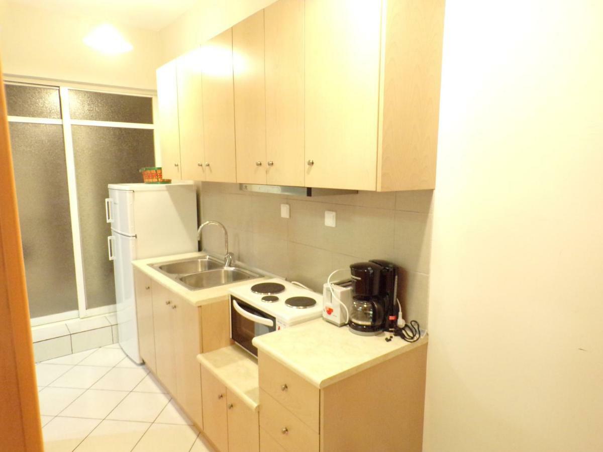 Christine'S Downtown Suites Кавала Екстериор снимка