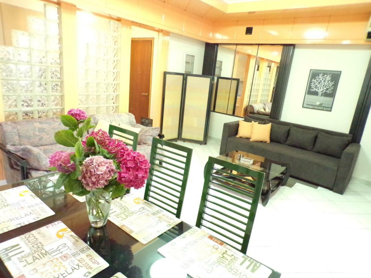 Christine'S Downtown Suites Кавала Екстериор снимка