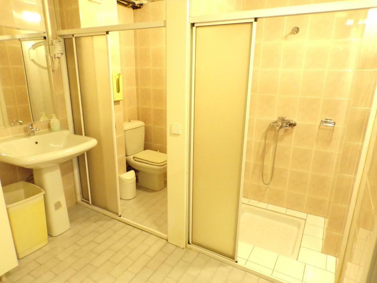 Christine'S Downtown Suites Кавала Екстериор снимка