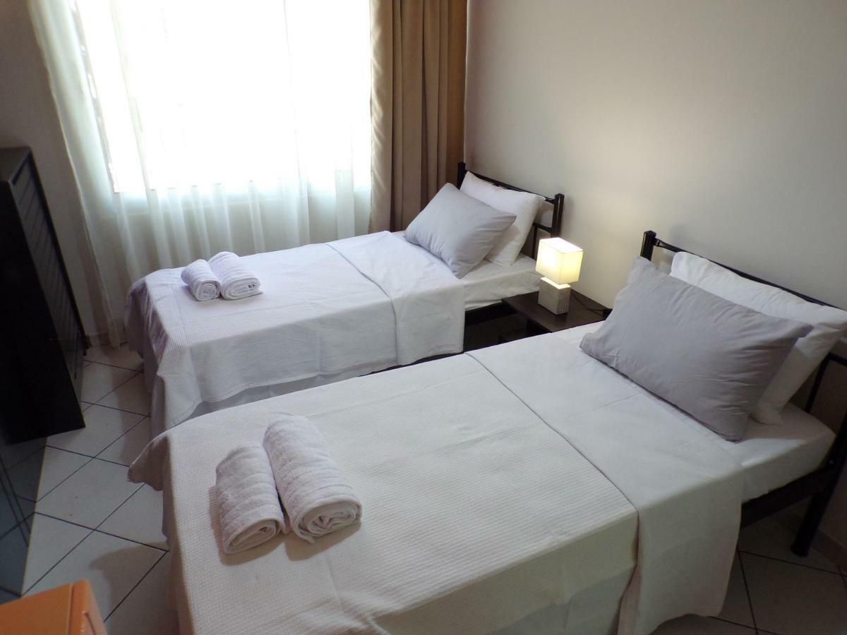 Christine'S Downtown Suites Кавала Екстериор снимка