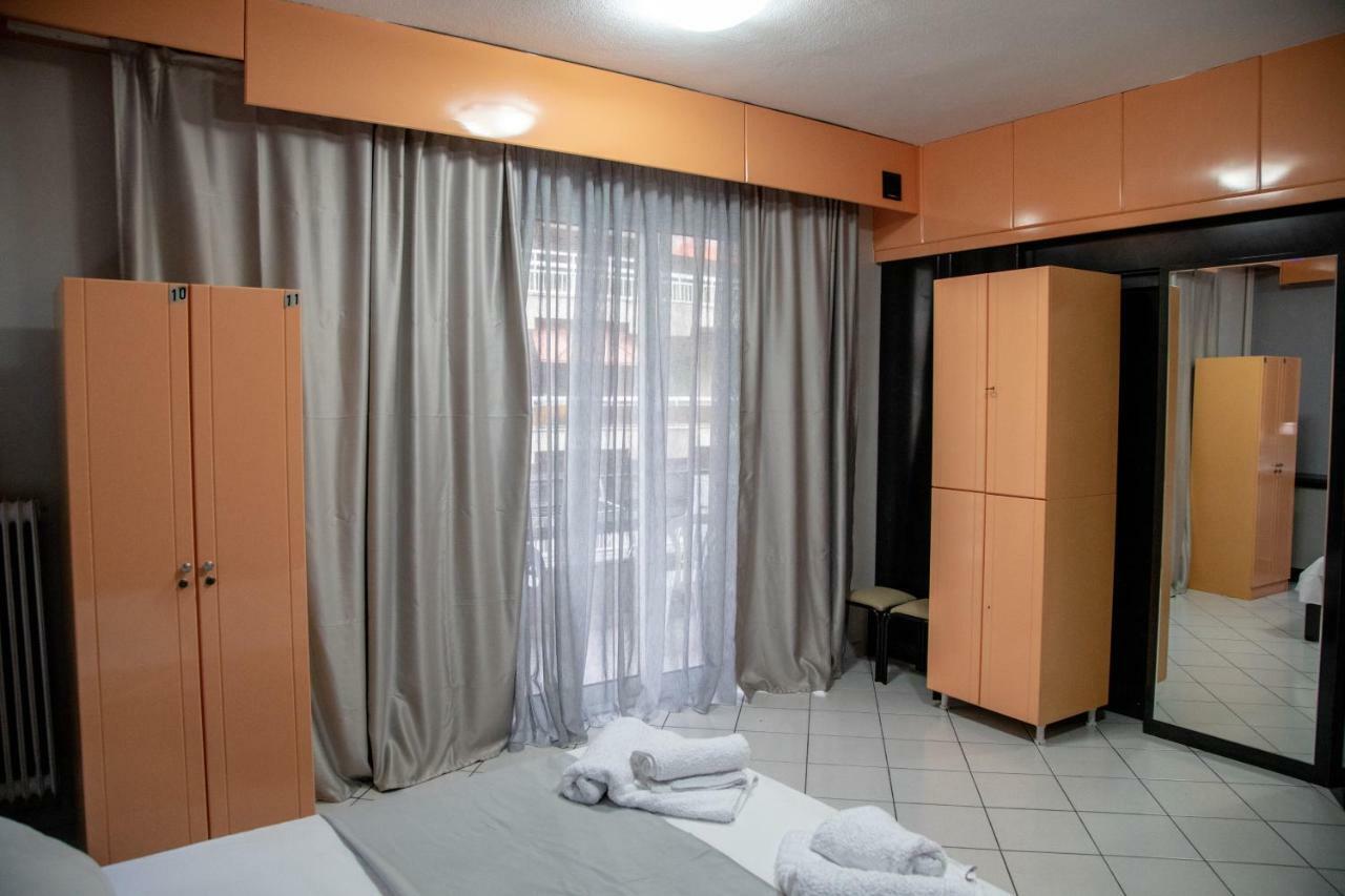 Christine'S Downtown Suites Кавала Екстериор снимка