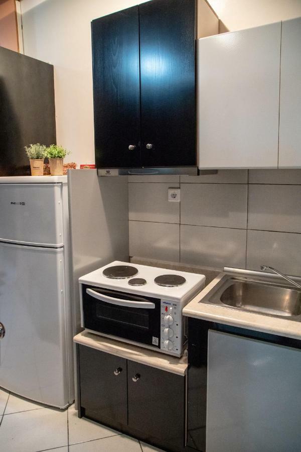 Christine'S Downtown Suites Кавала Екстериор снимка