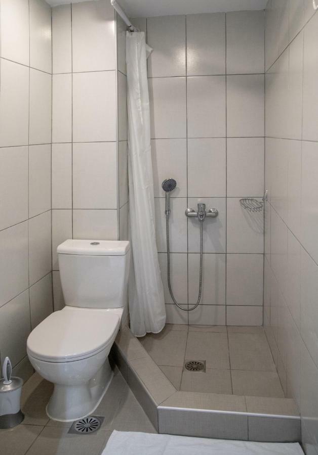 Christine'S Downtown Suites Кавала Екстериор снимка