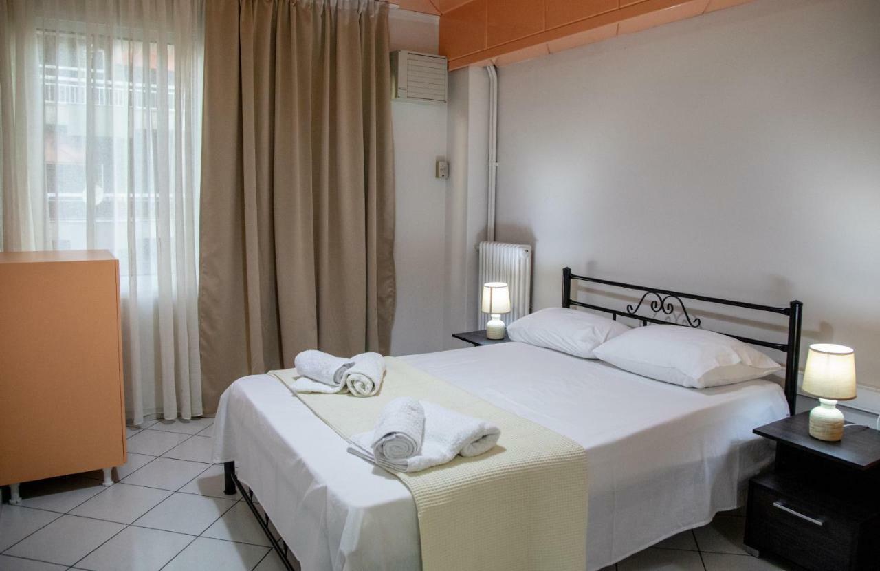 Christine'S Downtown Suites Кавала Екстериор снимка